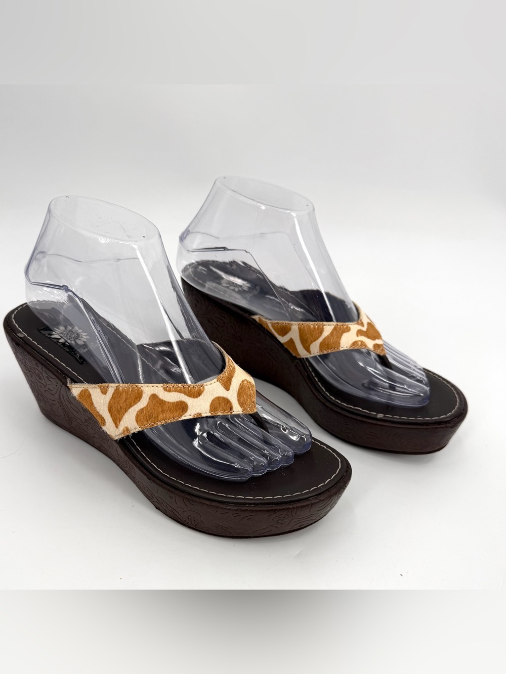 Yellow Box Sandals Women’s 7.5 Giraffe Straps Wedge Platform Flip Flops READ